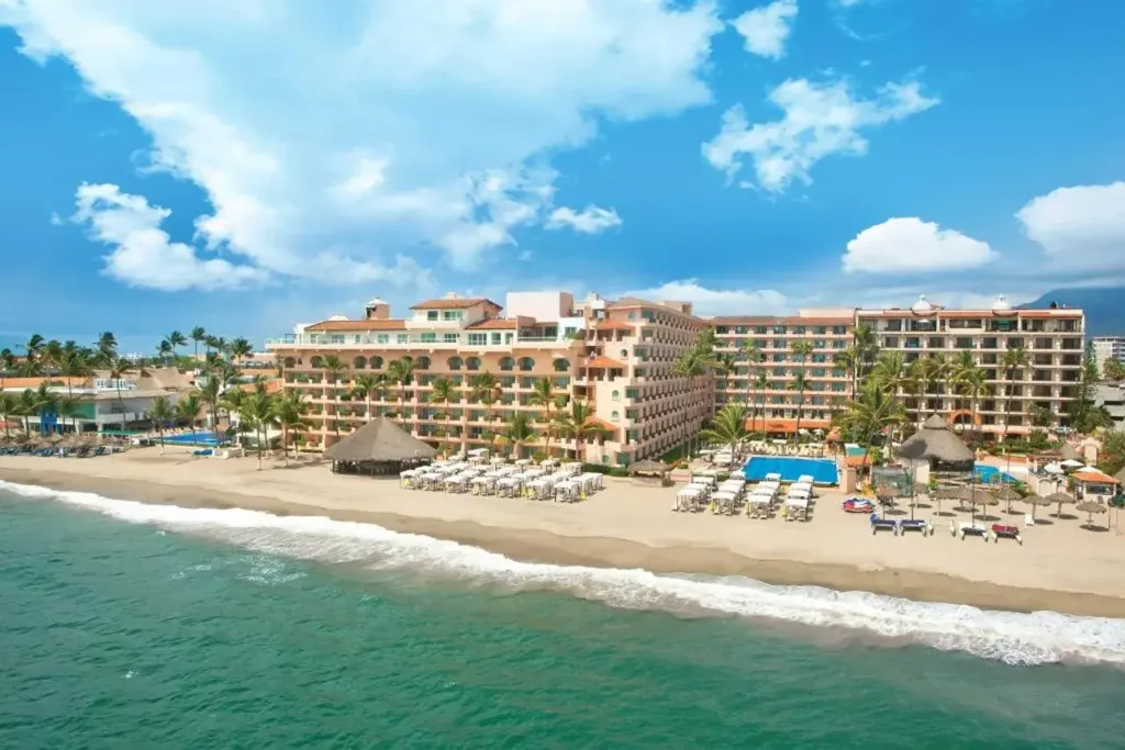 Off Season in Puerto Vallarta: The Perfect Time for Your Family at Crown Paradise Vallarta