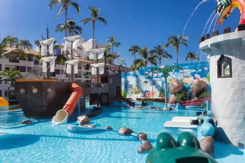 5 Reasons Why Crown Paradise Club Puerto Vallarta Is the Perfect Family Resort
